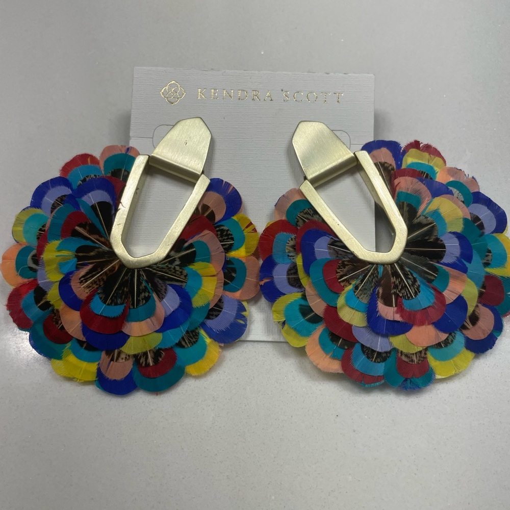 Kendra Scott rainbow feather Diane’s 🌈
